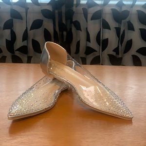 Clear Pointed toe flats with Rhinestones!!! Never been warn!!